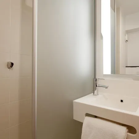 Hotel Centre Perrache Berthelot 3*
